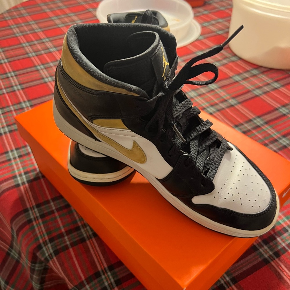 Nike Air Jordan 1 Mid white pollen yellow black men's shoes size 10.5